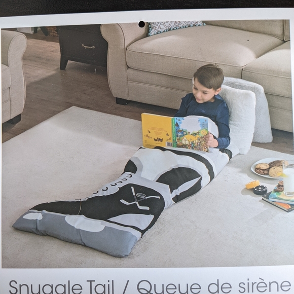 Hockey skate blanket/snuggle tail - Picture 1 of 1